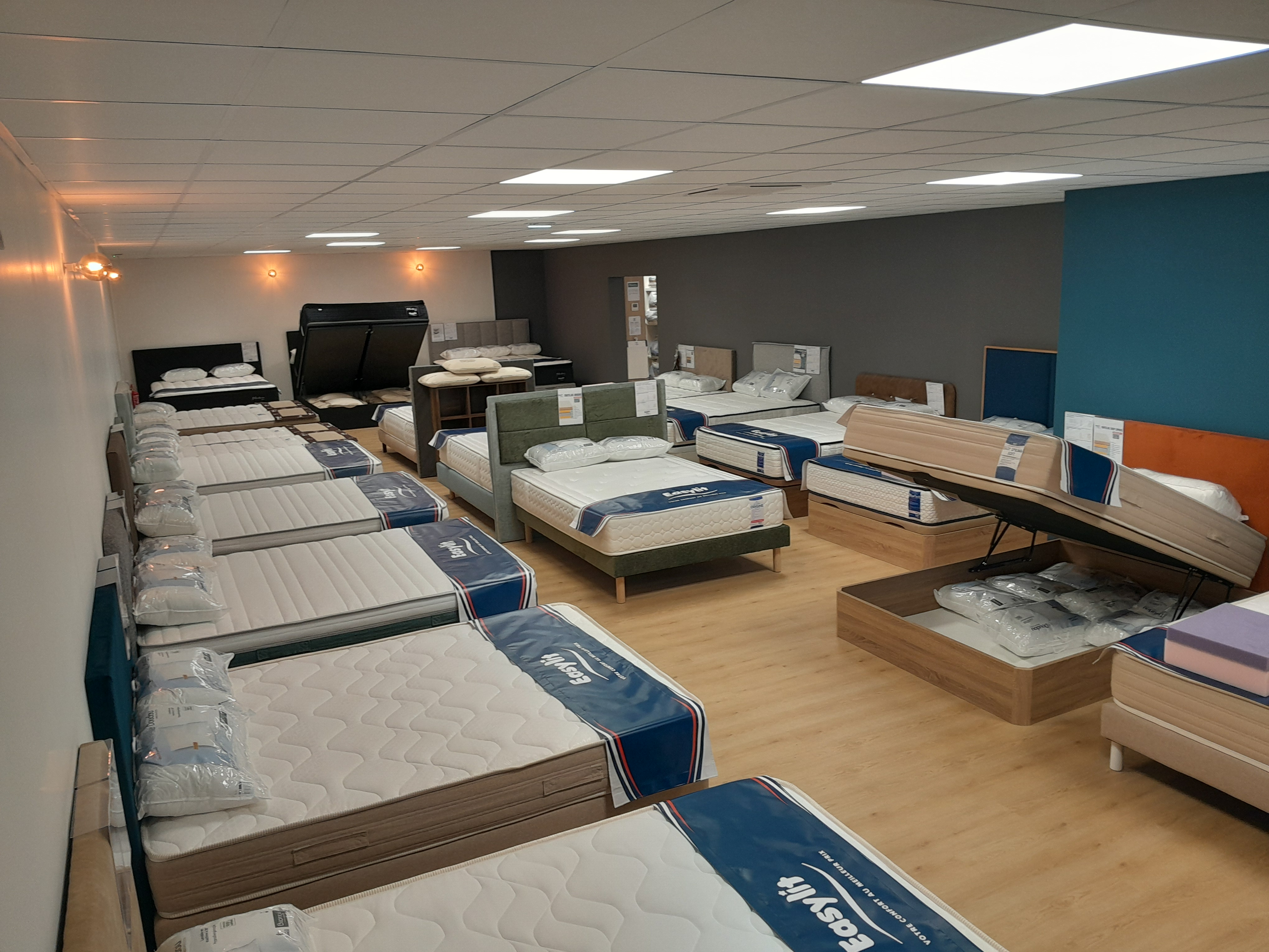 Rayon Literie Aubenas Easylit Matals Sommier Coffre Relaxation